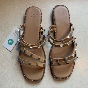 A new day Hollis sandals size 9.5 includes box NWT